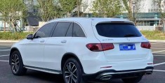 最新款奔驰glc260l图片(最新款奔驰glc260报价图片配置)