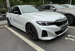 宝马i3电动汽车报价(宝马i3电动汽车报价多少)