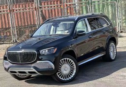 奔驰迈巴赫gls2021款(奔驰迈巴赫gls4502020款)