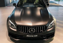 奔驰c260双门轿跑图片(奔驰c260双门轿跑多少钱)