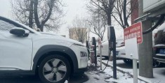 从长远看买电车还是油车(从长远看买电车还是油车使用化妆品泛红发热)