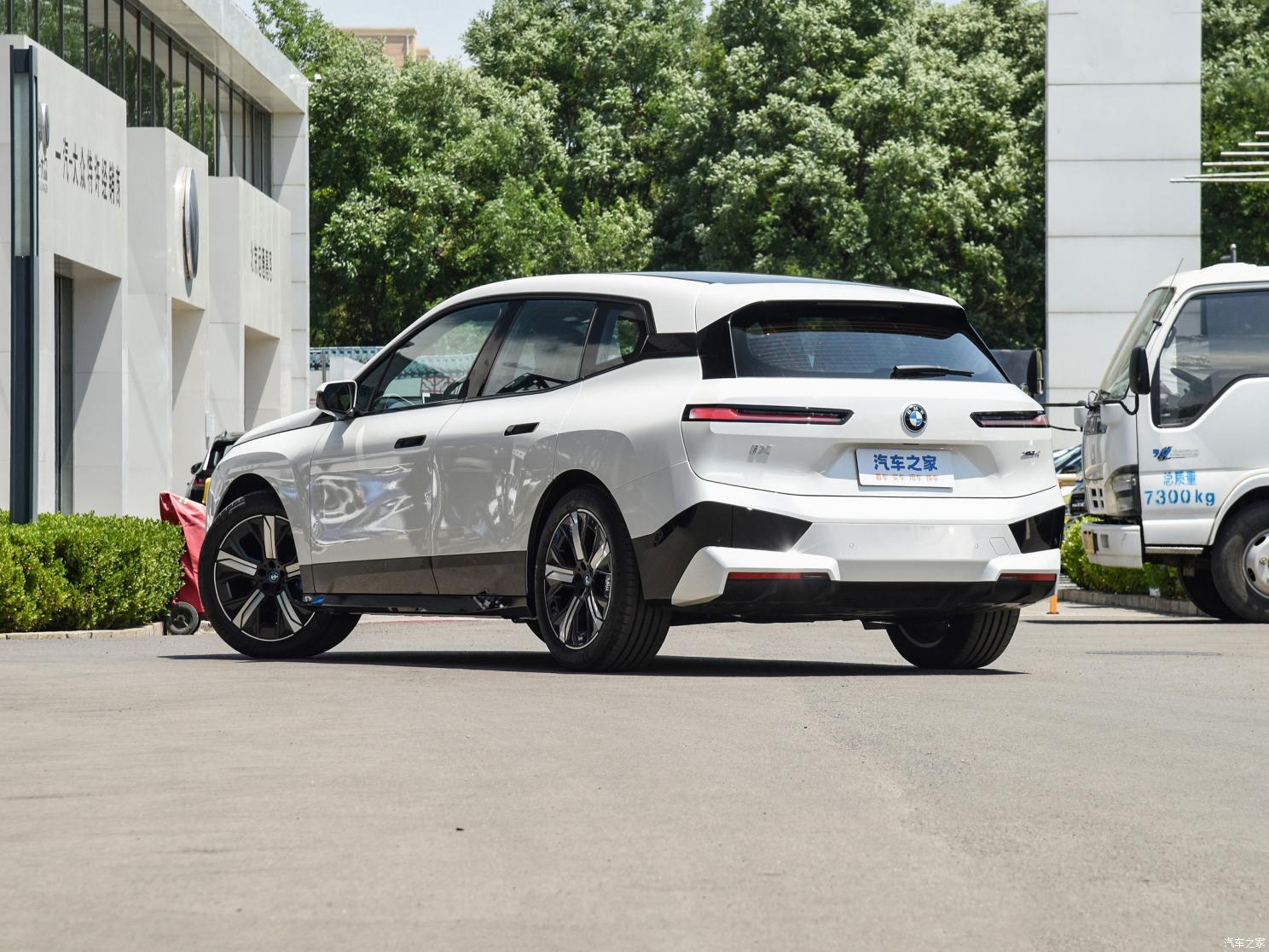 宝马电车新能源2023款价格及图片suv(宝马电车新能源2023款价格及图片535l)