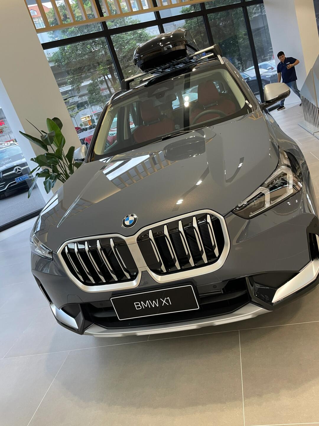 宝马x1价格(宝马x1纯电动车价格及图片)