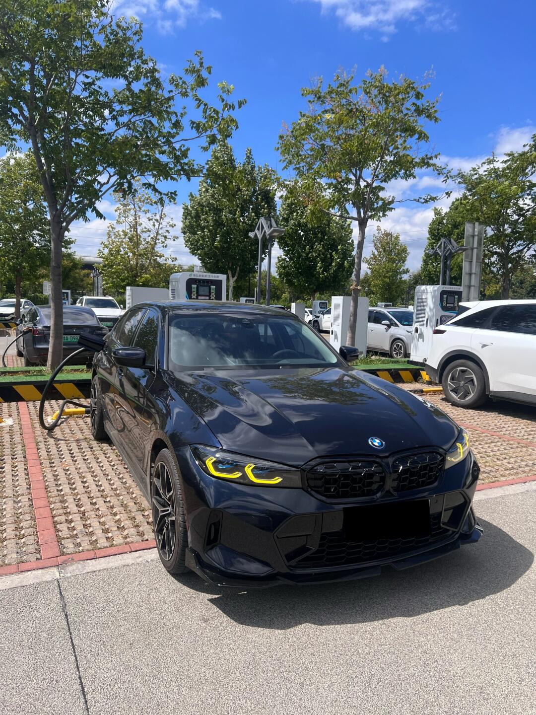 宝马电车i3报价及图片(宝马i3纯电动车2020款)