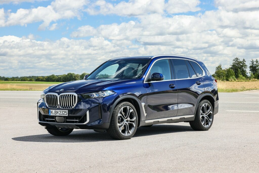 宝马电车最新2024款SUV(宝马电车最新2024款油电混合)