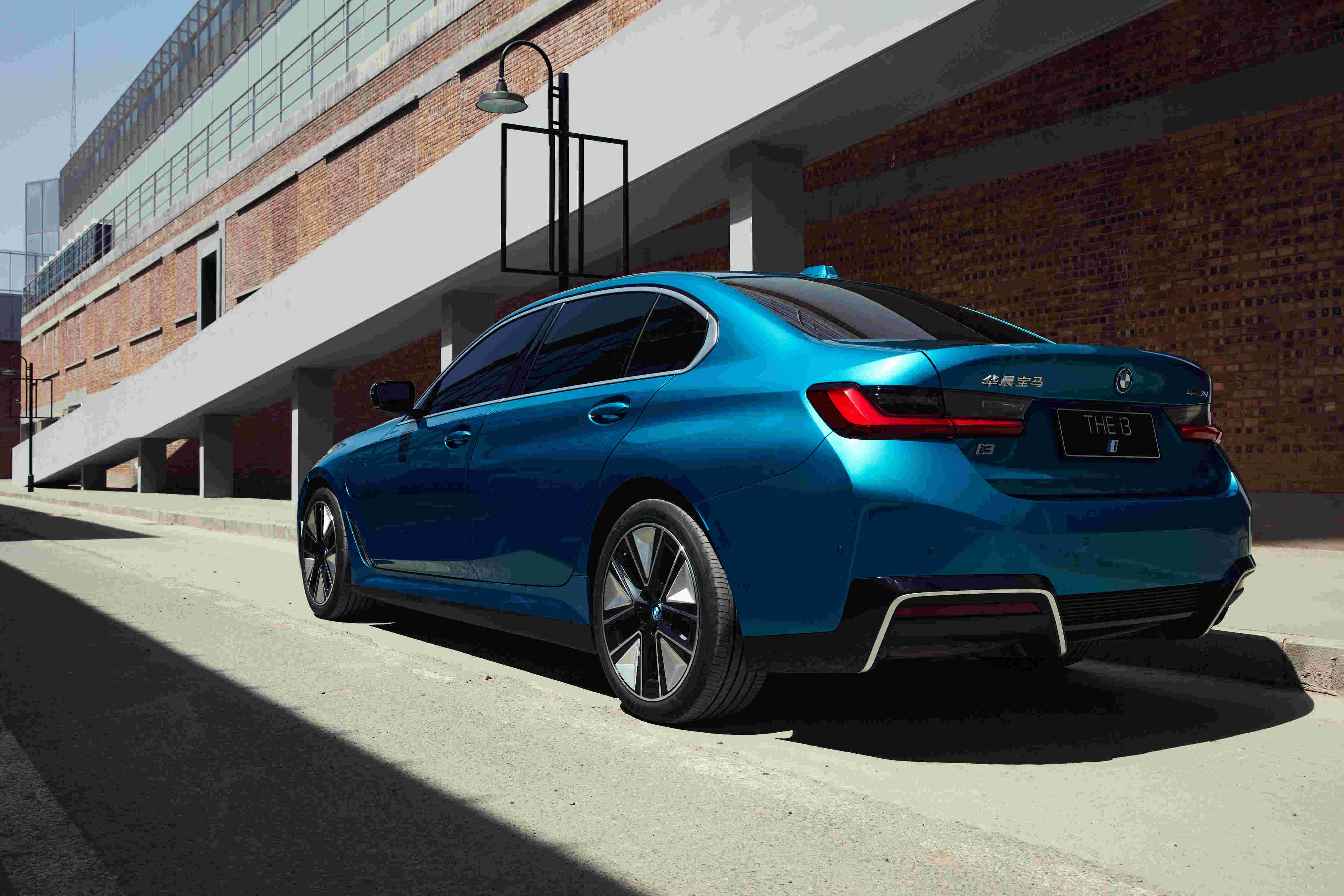 宝马新纯电动bmwi3(宝马新纯电动BMWi4上市)
