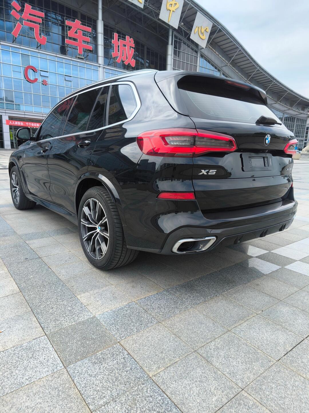 宝马x5电动汽车价格及图片(宝马x5电动汽车价格及图片及价格)